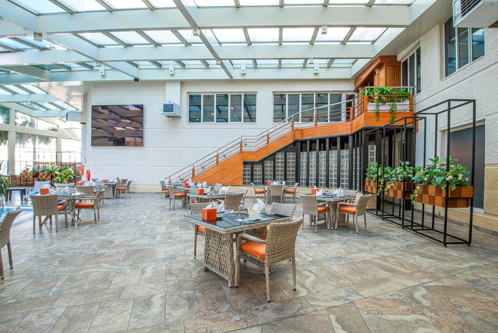 Bristol Hotel Amman Exterior foto The restaurant